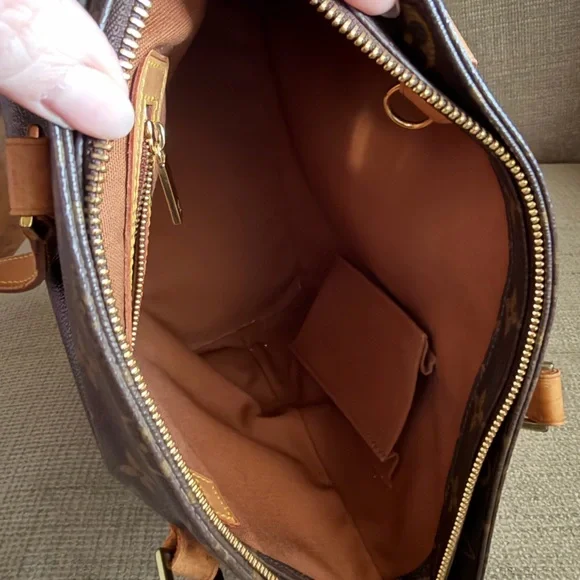 Louis Vuitton Monogram Tote - Picture 7 of 12